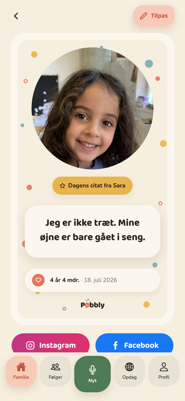 Et delekort i Pobbly: citatet 'Man skal have krone på, når man spiser is.' i en stor taleboble under et rundt foto af Sara, med hendes alder og dato nedenunder.